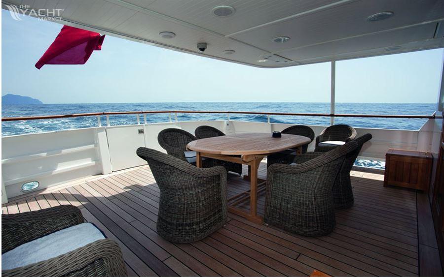 2005 Explorer Trawler 33M for sale (photo 3)