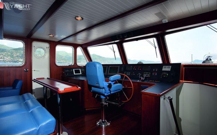 2005 Explorer Trawler 33M for sale (photo 9)