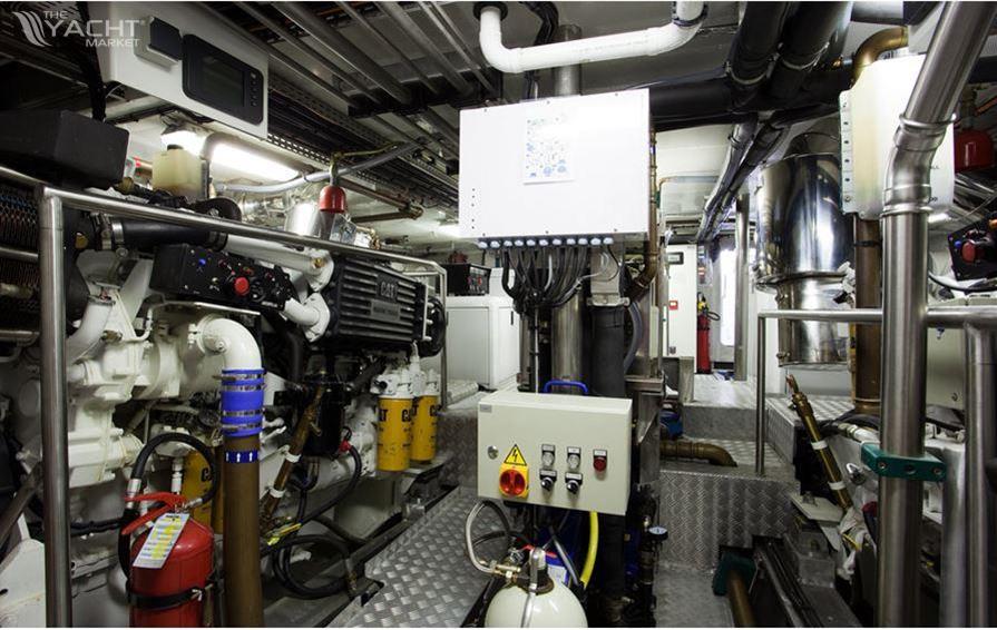 2005 Explorer Trawler 33M for sale (photo 10)