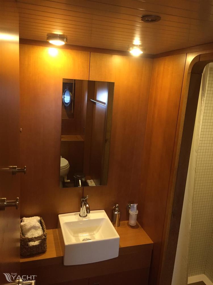 2005 Explorer 70' zu verkaufen (photo 5)