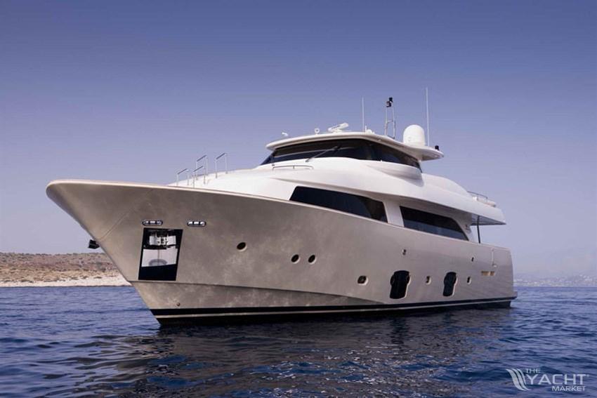2010 Ferretti Yachts Custom Line en venta (photo 2)