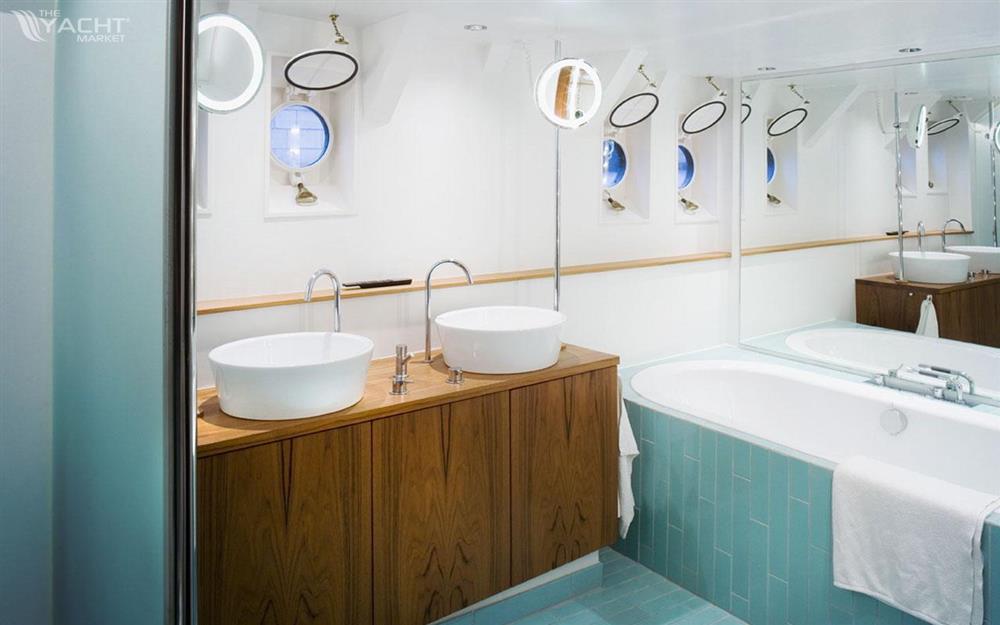 2012 Explorer 35m Trawler for sale (photo 7)