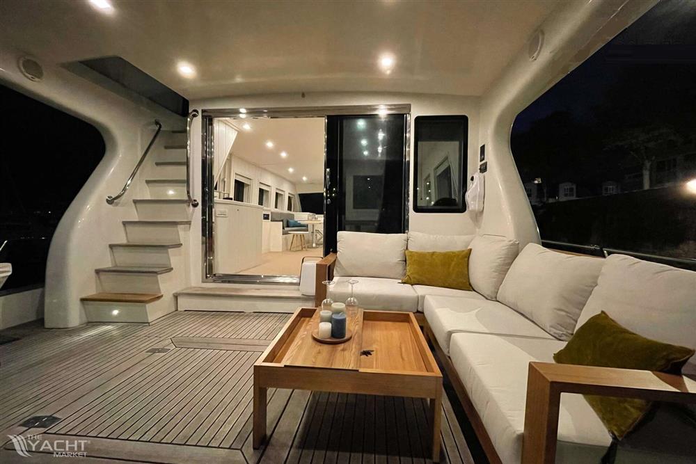 2004 Explorer Trawler 65 for sale (photo 4)