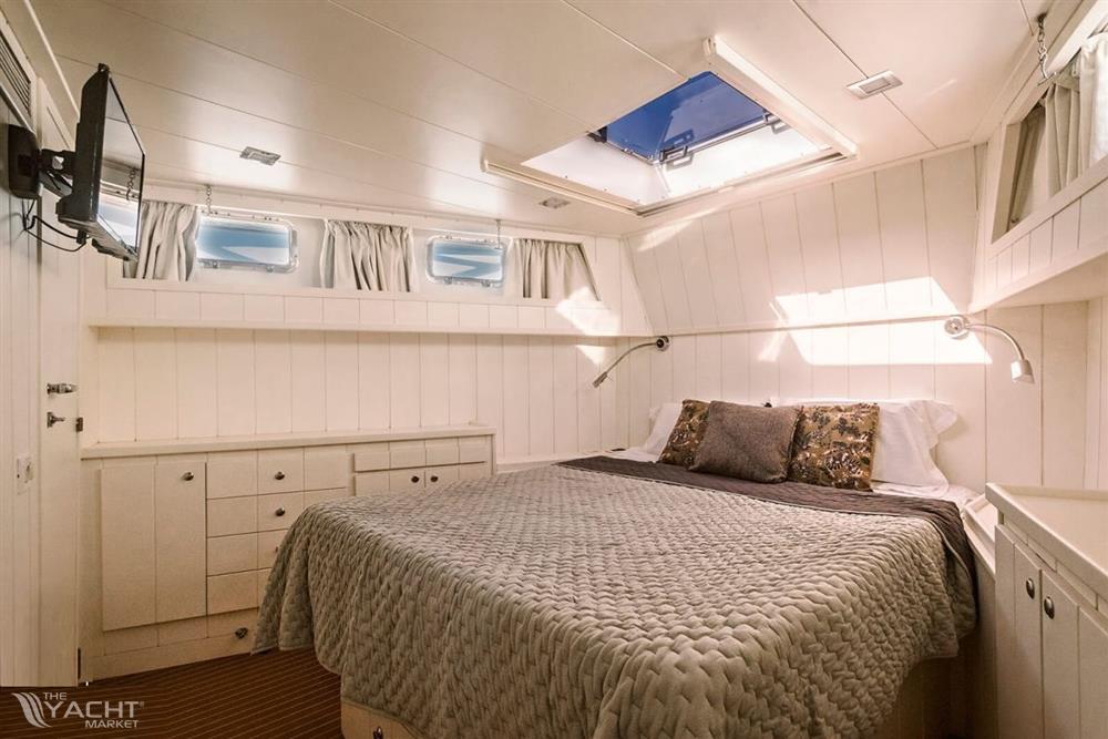 2004 Explorer Trawler 65 for sale (photo 9)