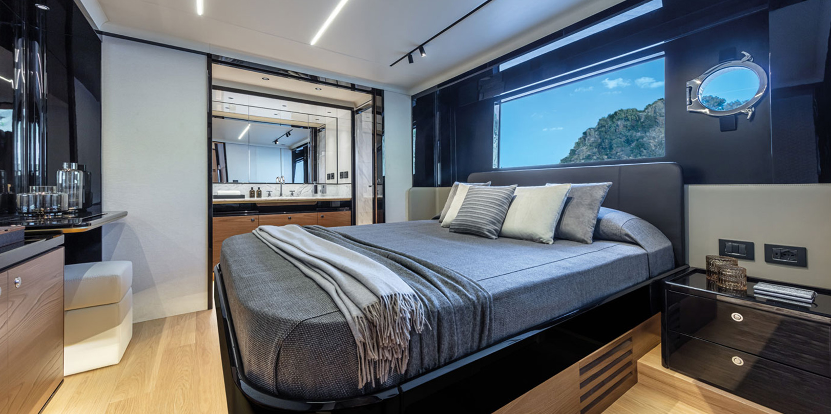 2021 Absolute Navetta 64 for sale (photo 2)