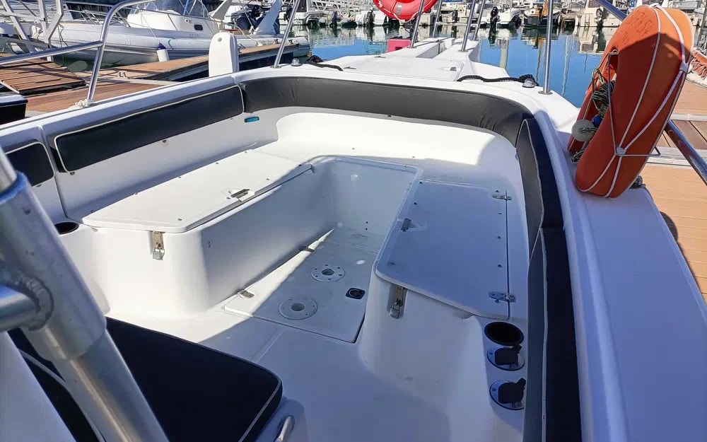 2001 Boston Whaler 26 Outrage for sale (photo 18)