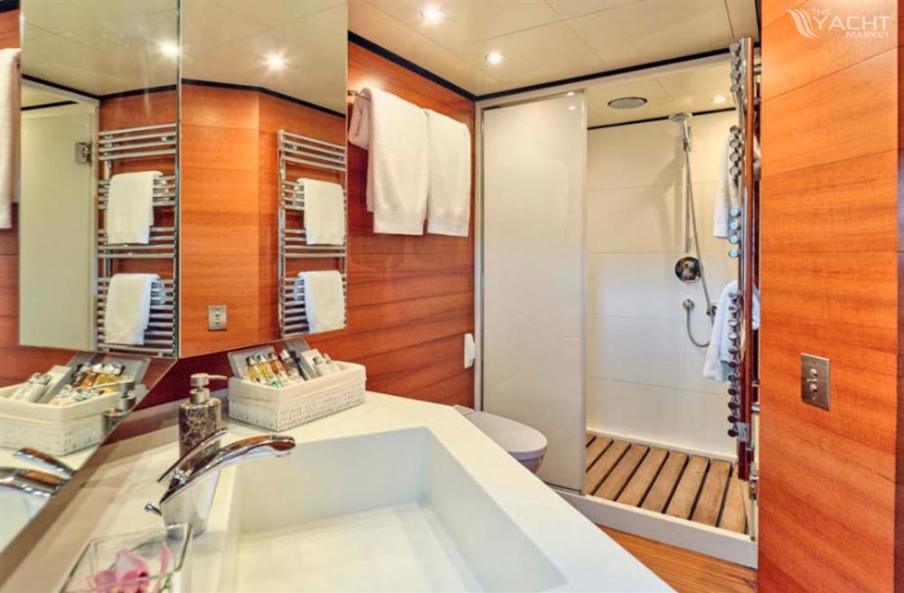 2006 Baglietto 34m zu verkaufen (photo 13)
