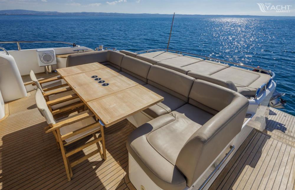 2010 Princess V78 for sale (photo 10)