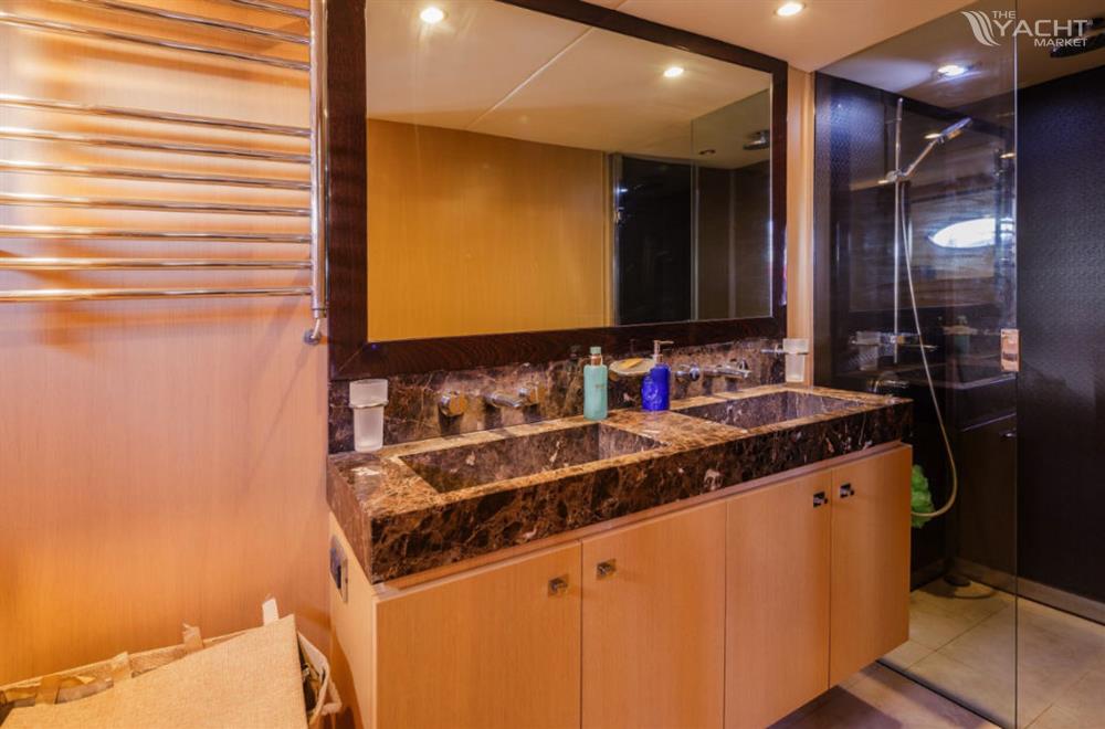 2010 Princess V78 for sale (photo 26)