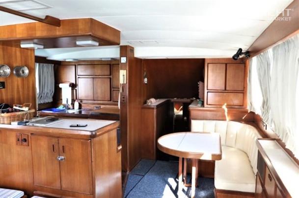 1986 Bertram 54 for sale (photo 11)