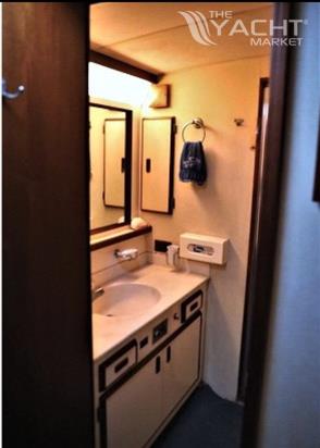 1986 Bertram 54 for sale (photo 15)
