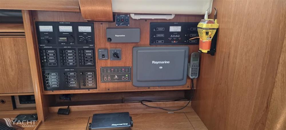 2005 Jeanneau Sun Odyssey 49 for sale (photo 9)