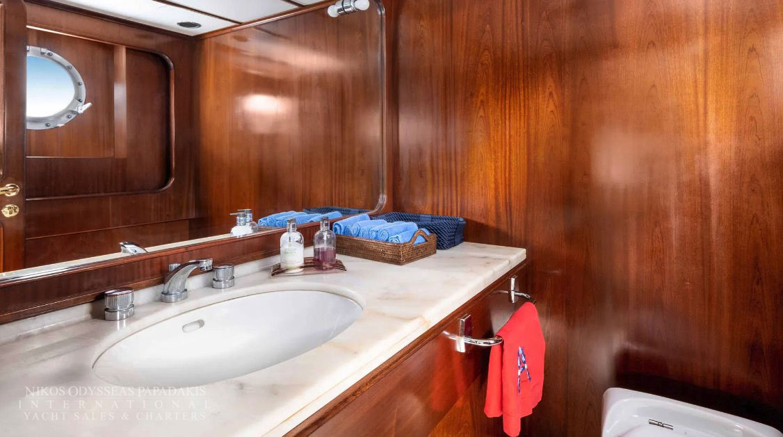 1982 Benetti 37.60m na sprzedaż (photo 16)