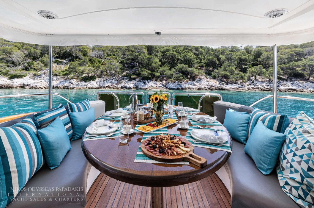 2004 Leopard 26 Flybridge for sale (photo 17)