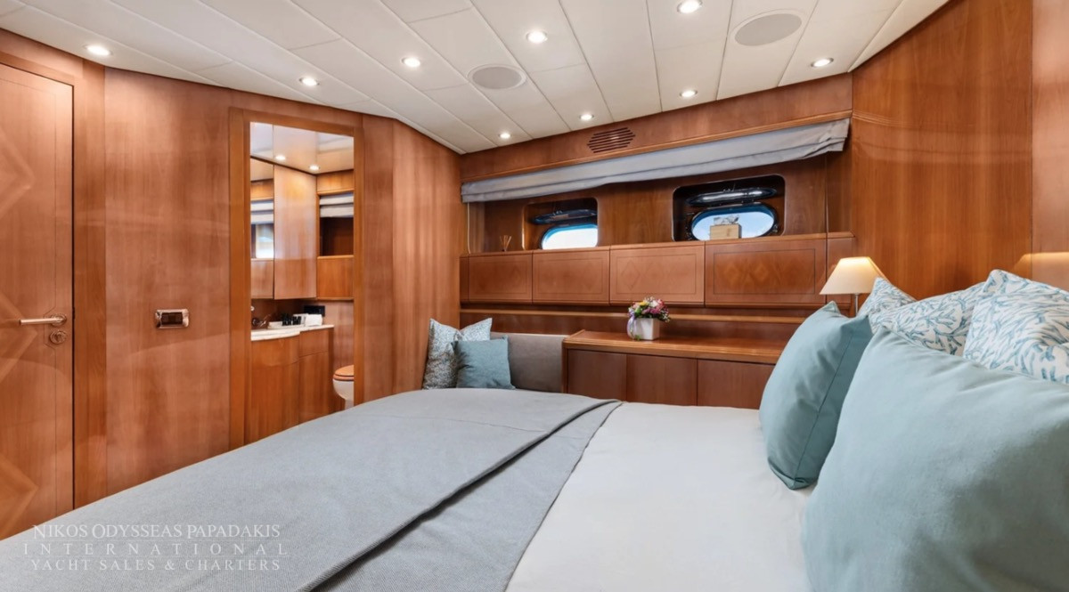 2004 Leopard 26 Flybridge for sale (photo 28)