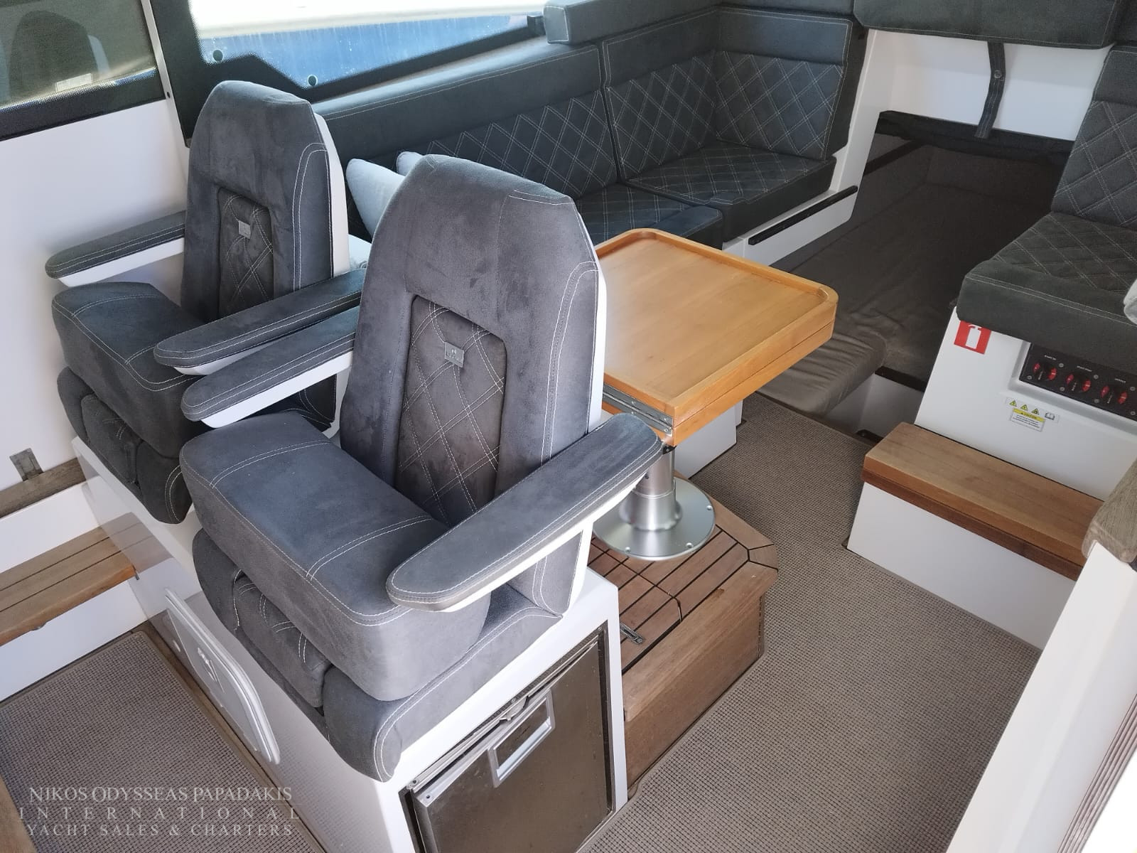 2019 Axopar 37 Cabin zu verkaufen (photo 9)