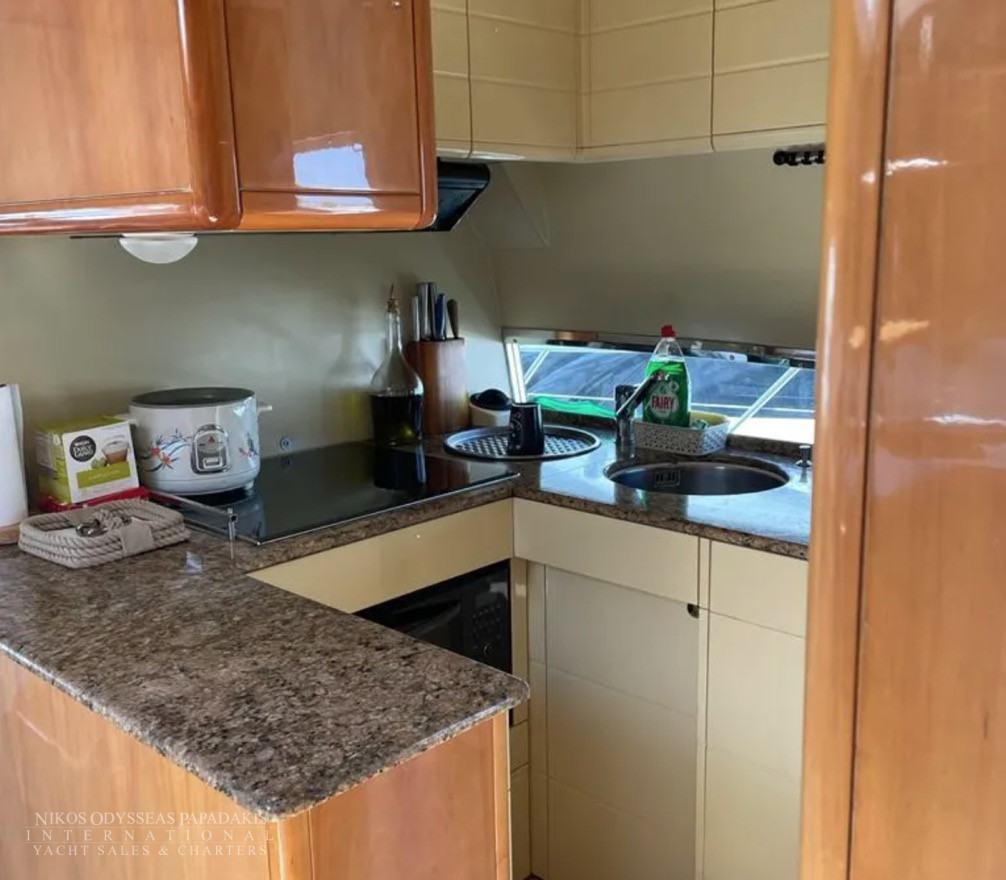 2001 Ferretti 680 te koop (photo 5)