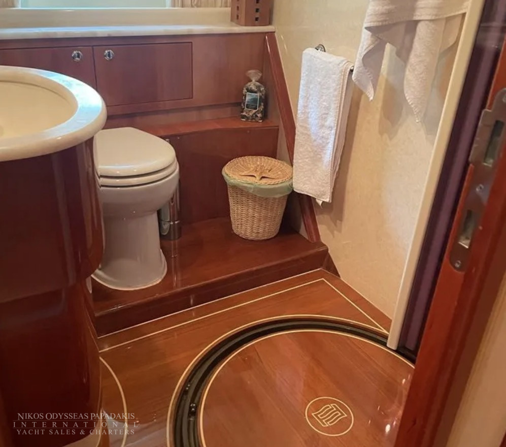 2001 Ferretti 680 te koop (photo 9)