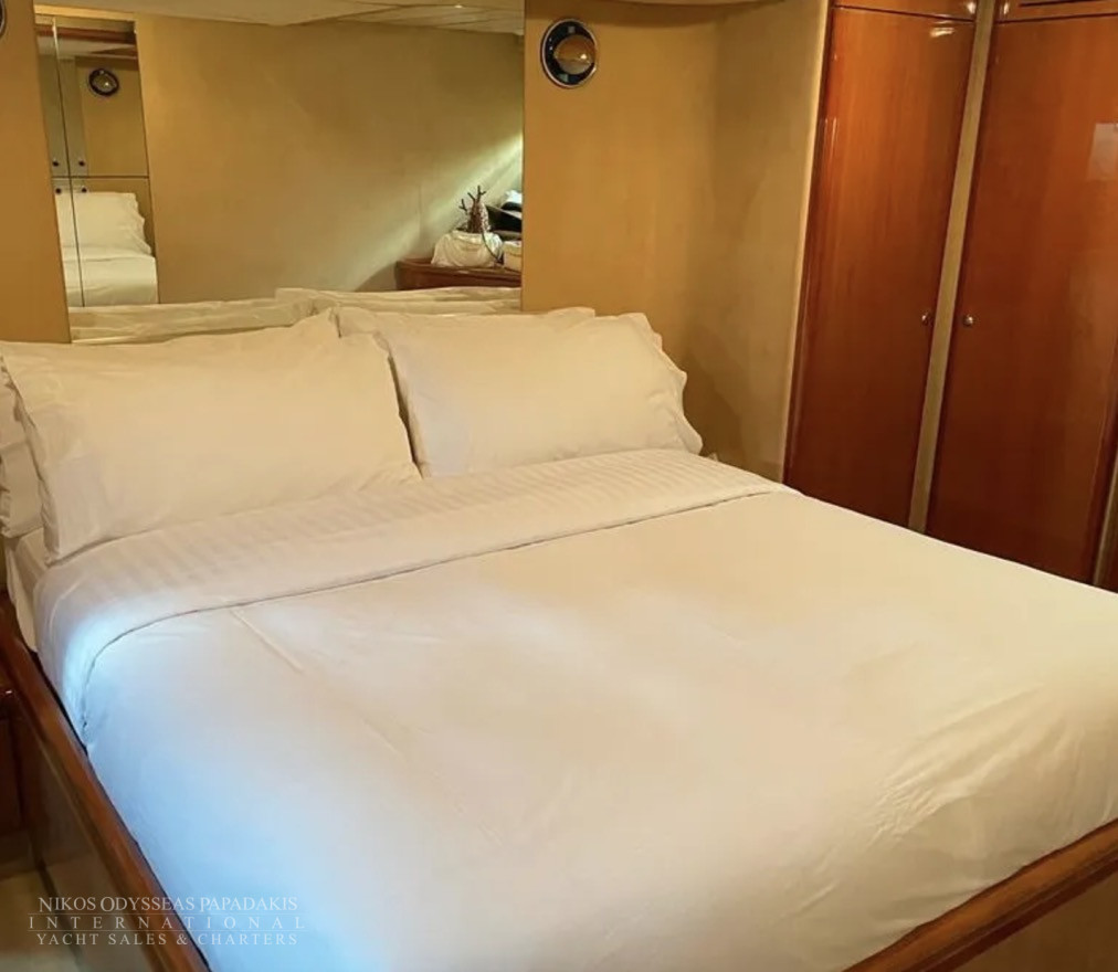 2001 Ferretti 680 te koop (photo 10)