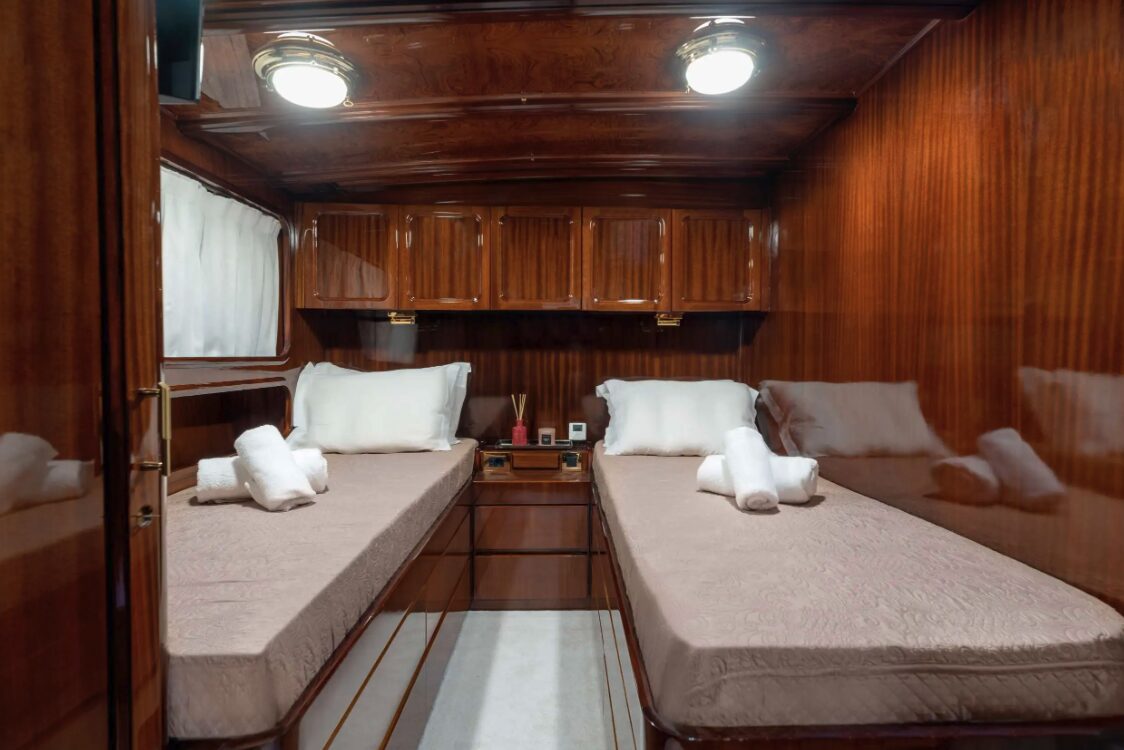 1984 CCYD Sailing Yacht 26m for sale (photo 14)