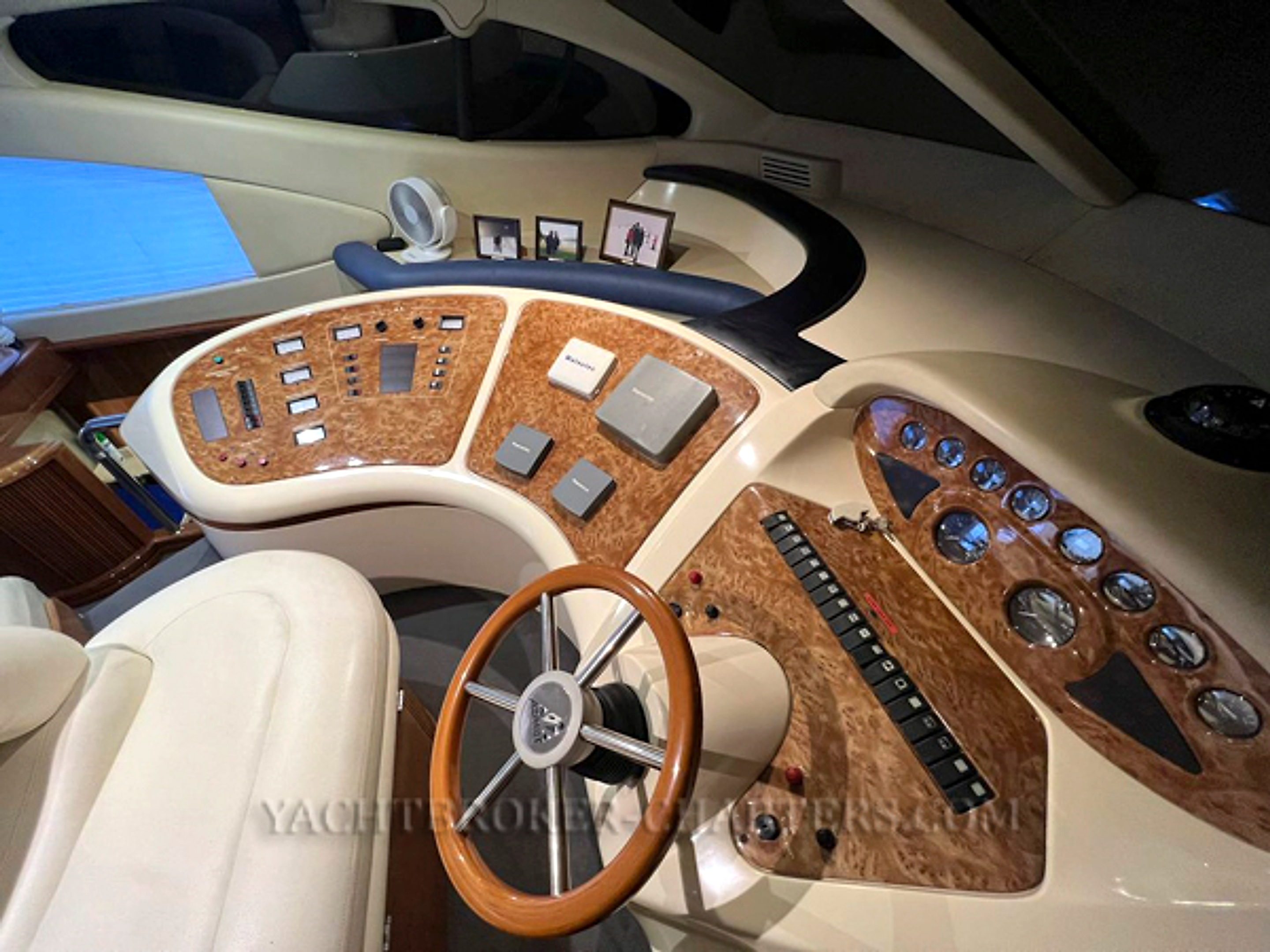 2002 Azimut 46 for sale (photo 25)