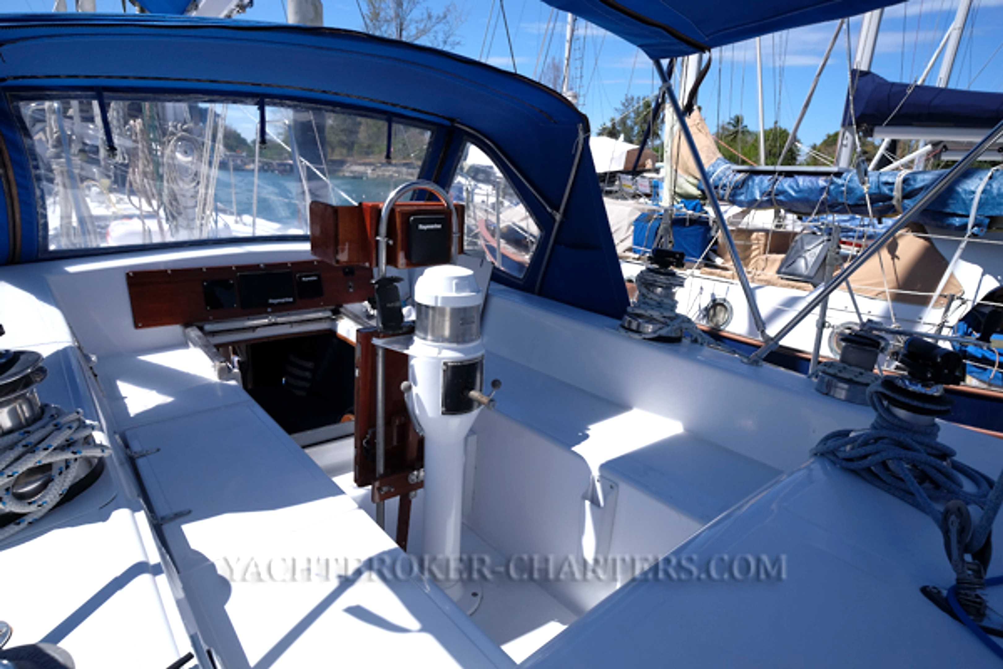 1981 Corbin 39 for sale (photo 12)