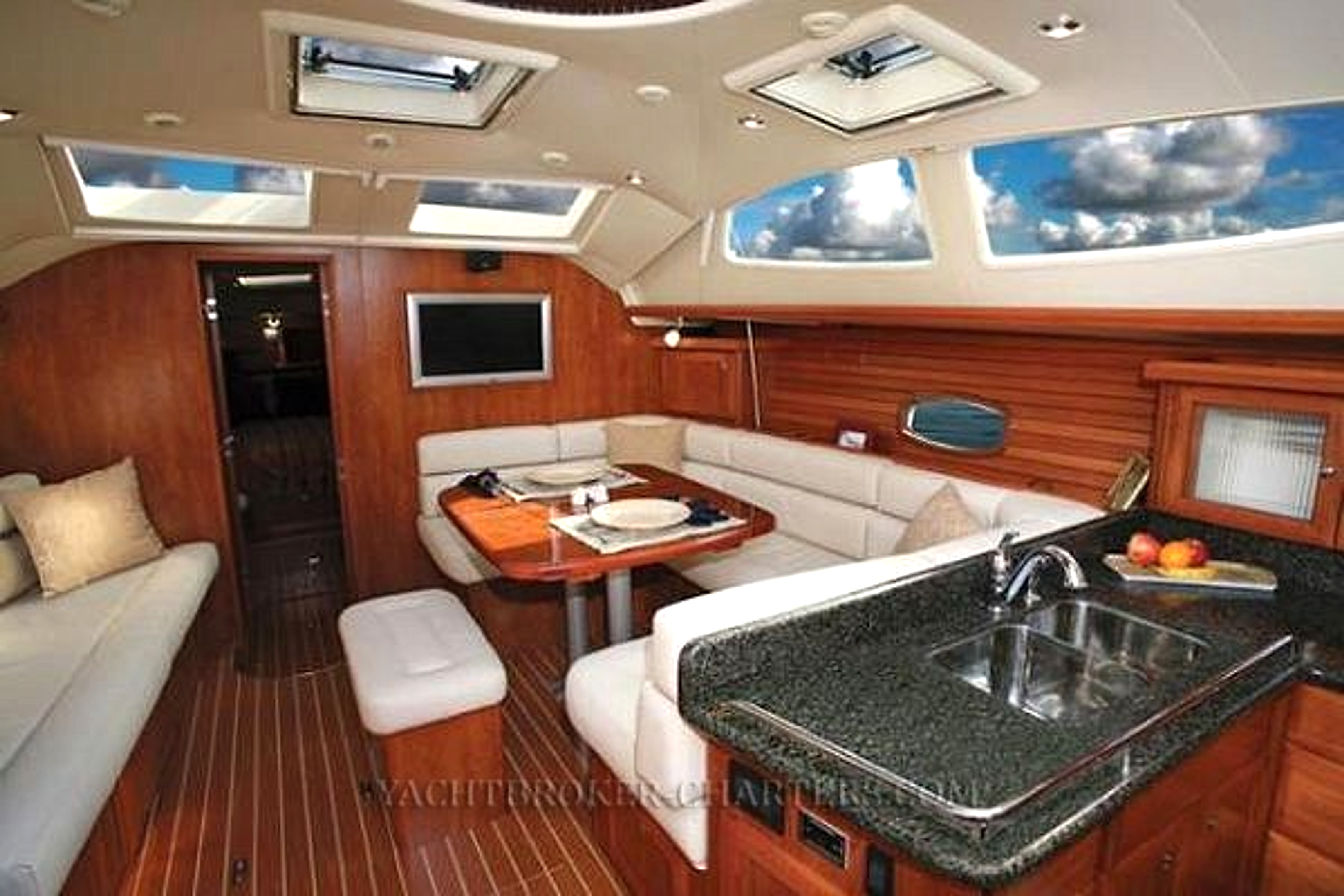 2008 Hunter 41 Deck Saloon for sale (photo 10)