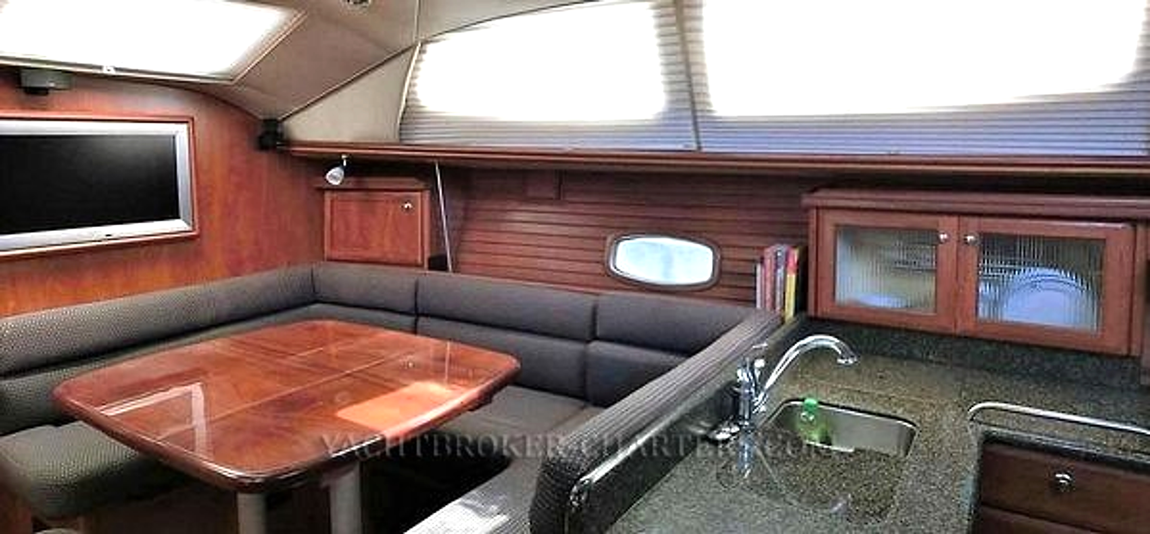 2008 Hunter 41 Deck Saloon for sale (photo 18)