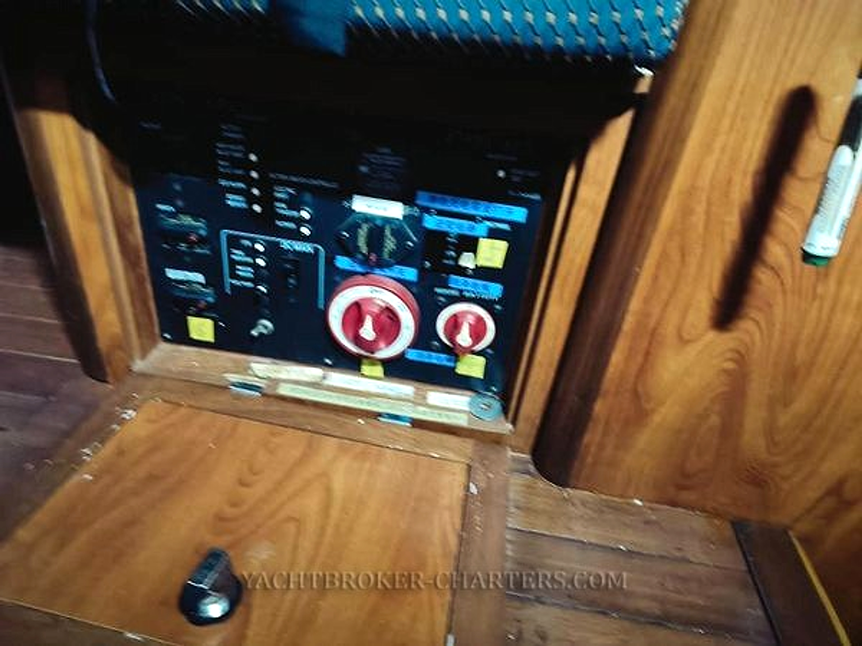2008 Hunter 41 Deck Saloon for sale (photo 39)