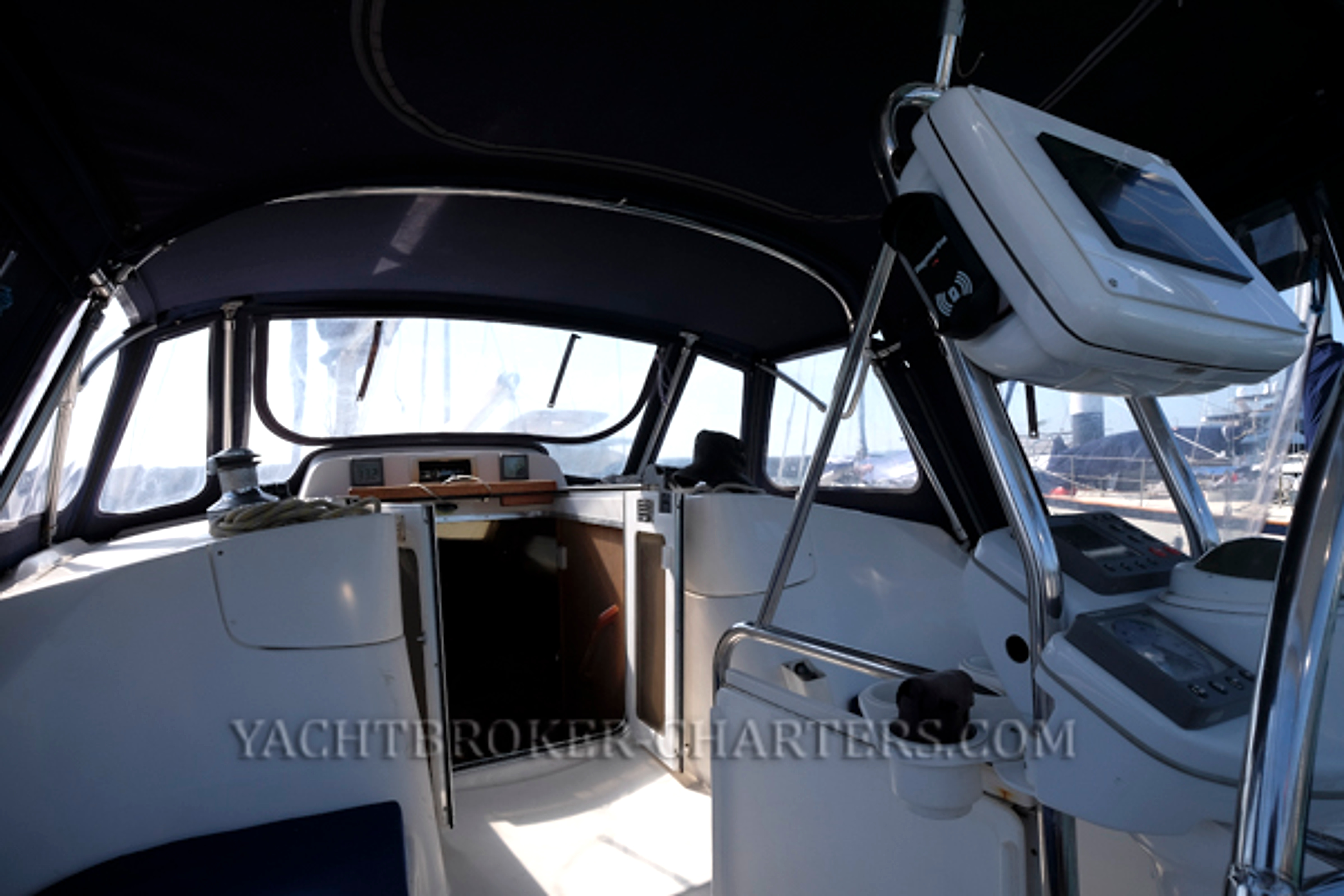 2008 Hunter 41 Deck Saloon for sale (photo 5)