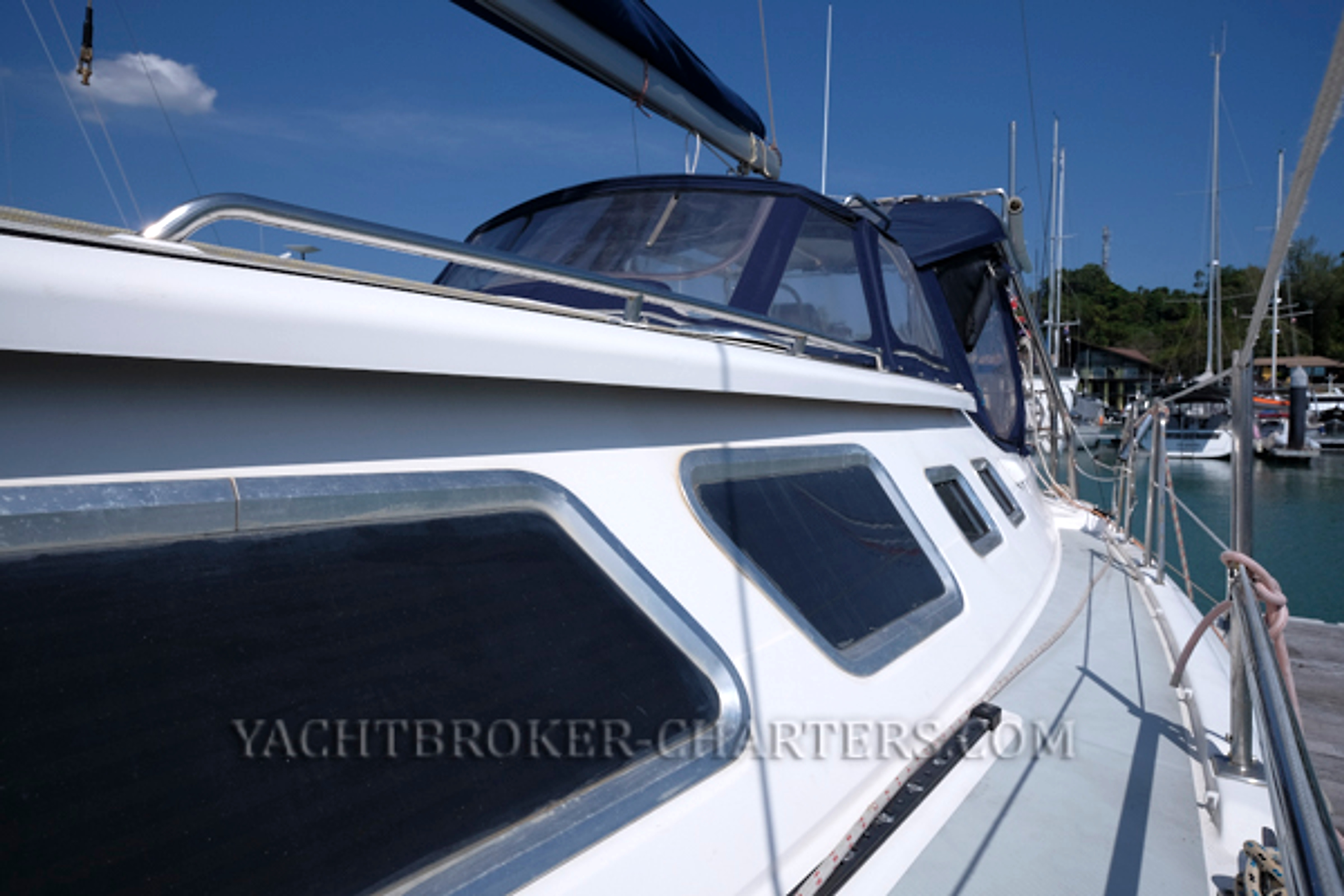 2008 Hunter 41 Deck Saloon for sale (photo 9)