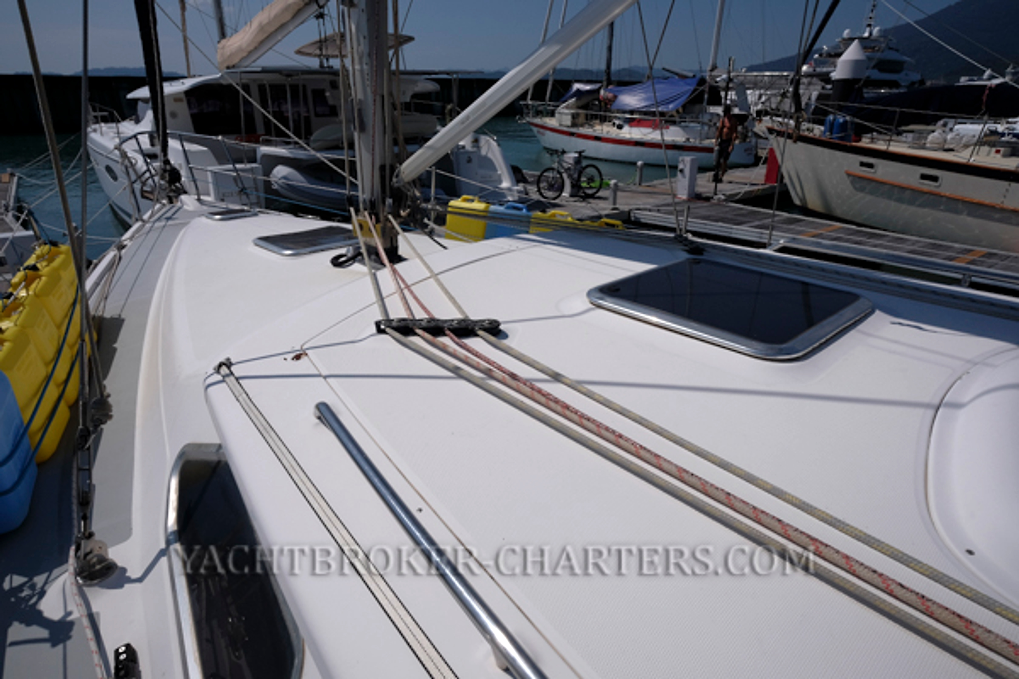2008 Hunter 41 Deck Saloon for sale (photo 17)