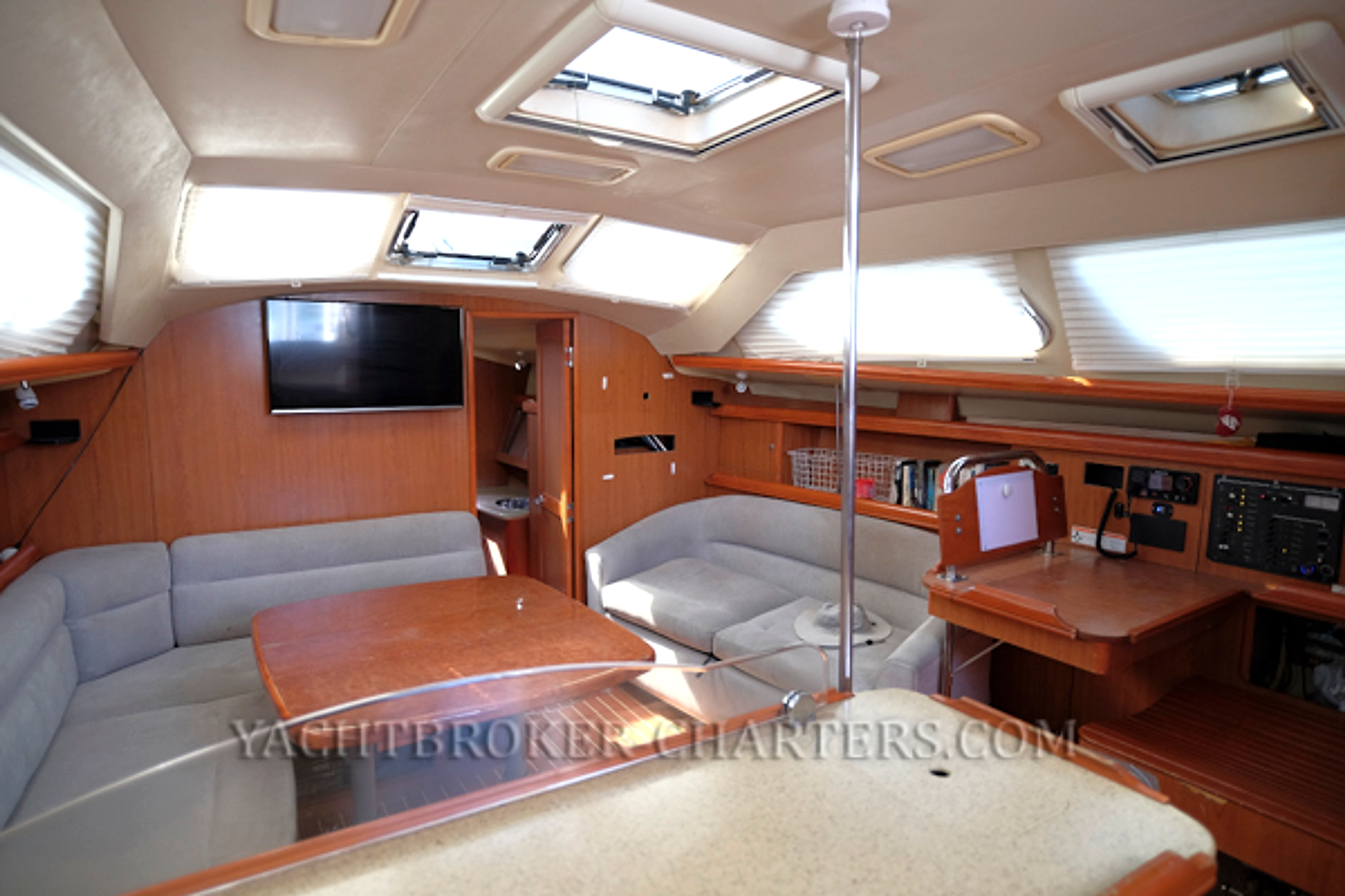 2008 Hunter 41 Deck Saloon for sale (photo 28)