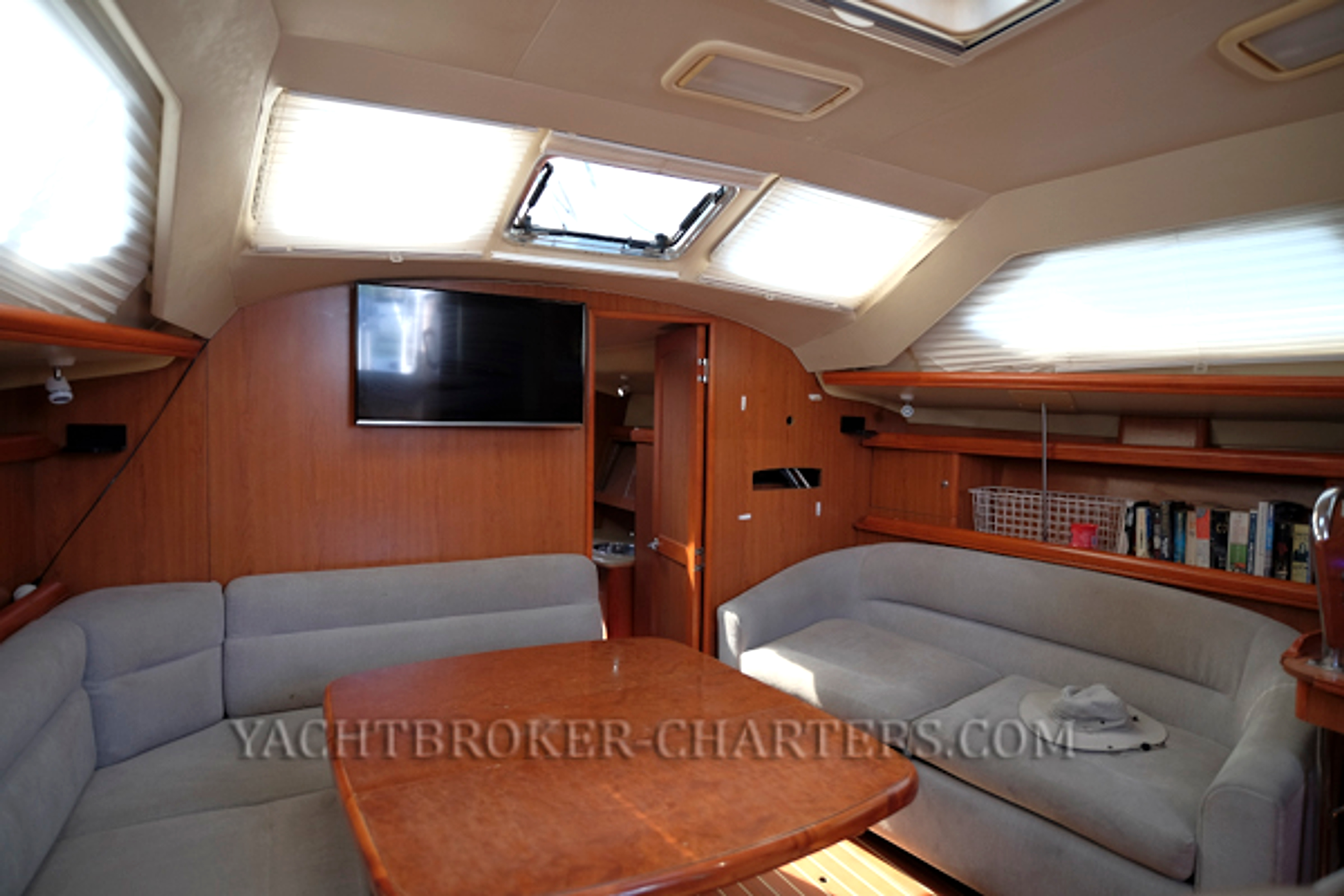 2008 Hunter 41 Deck Saloon for sale (photo 30)