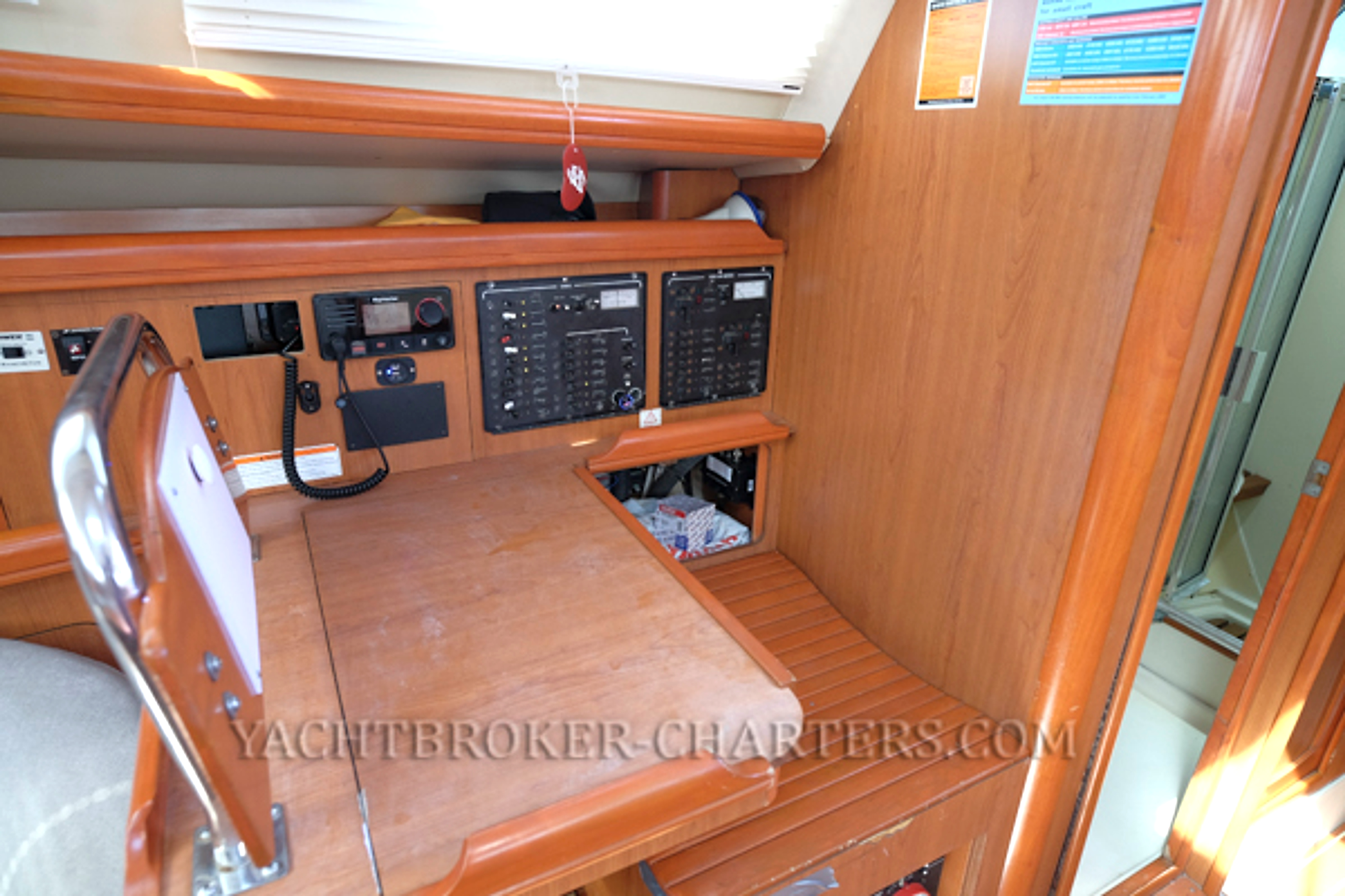 2008 Hunter 41 Deck Saloon for sale (photo 32)