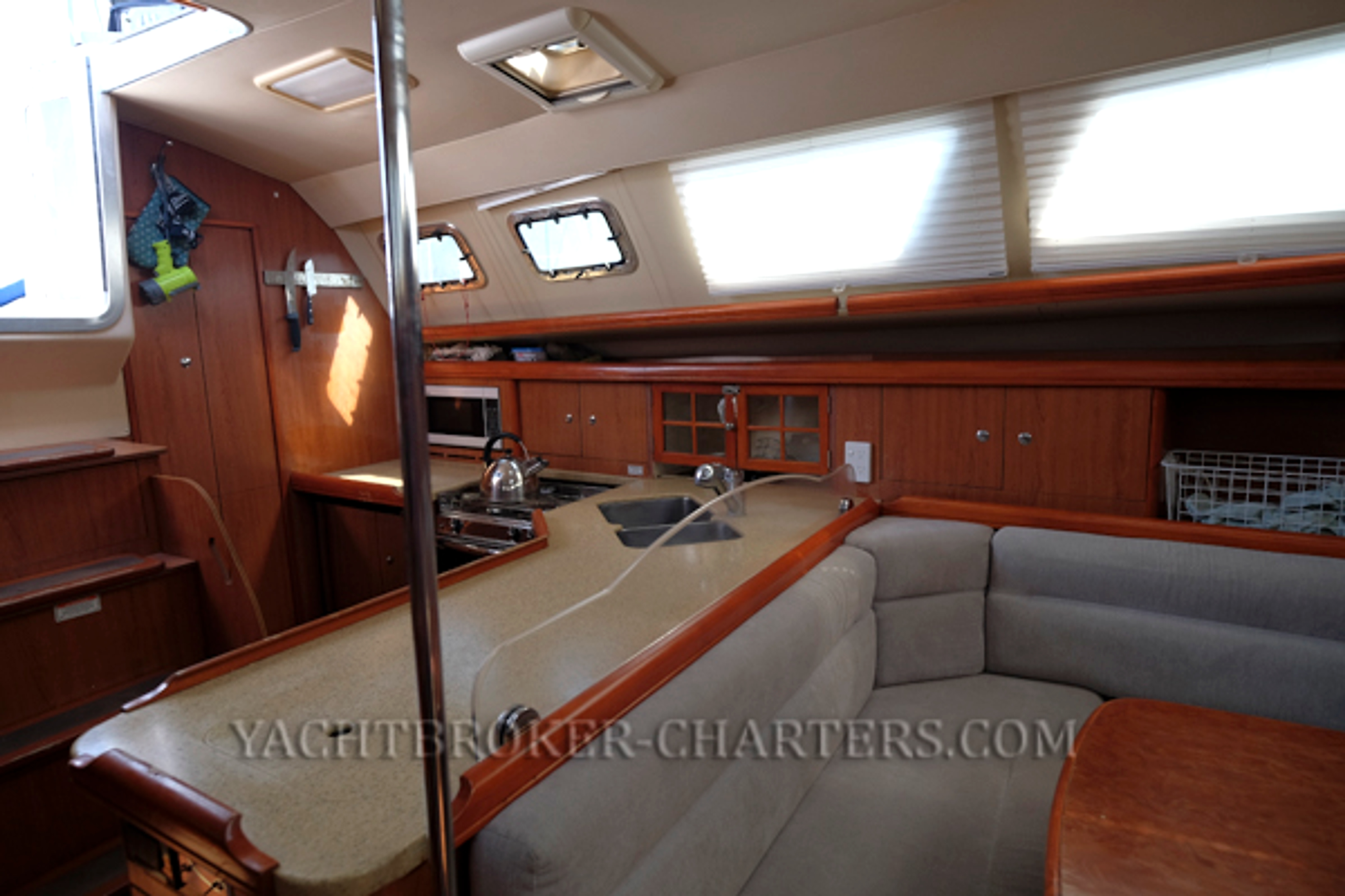 2008 Hunter 41 Deck Saloon for sale (photo 34)