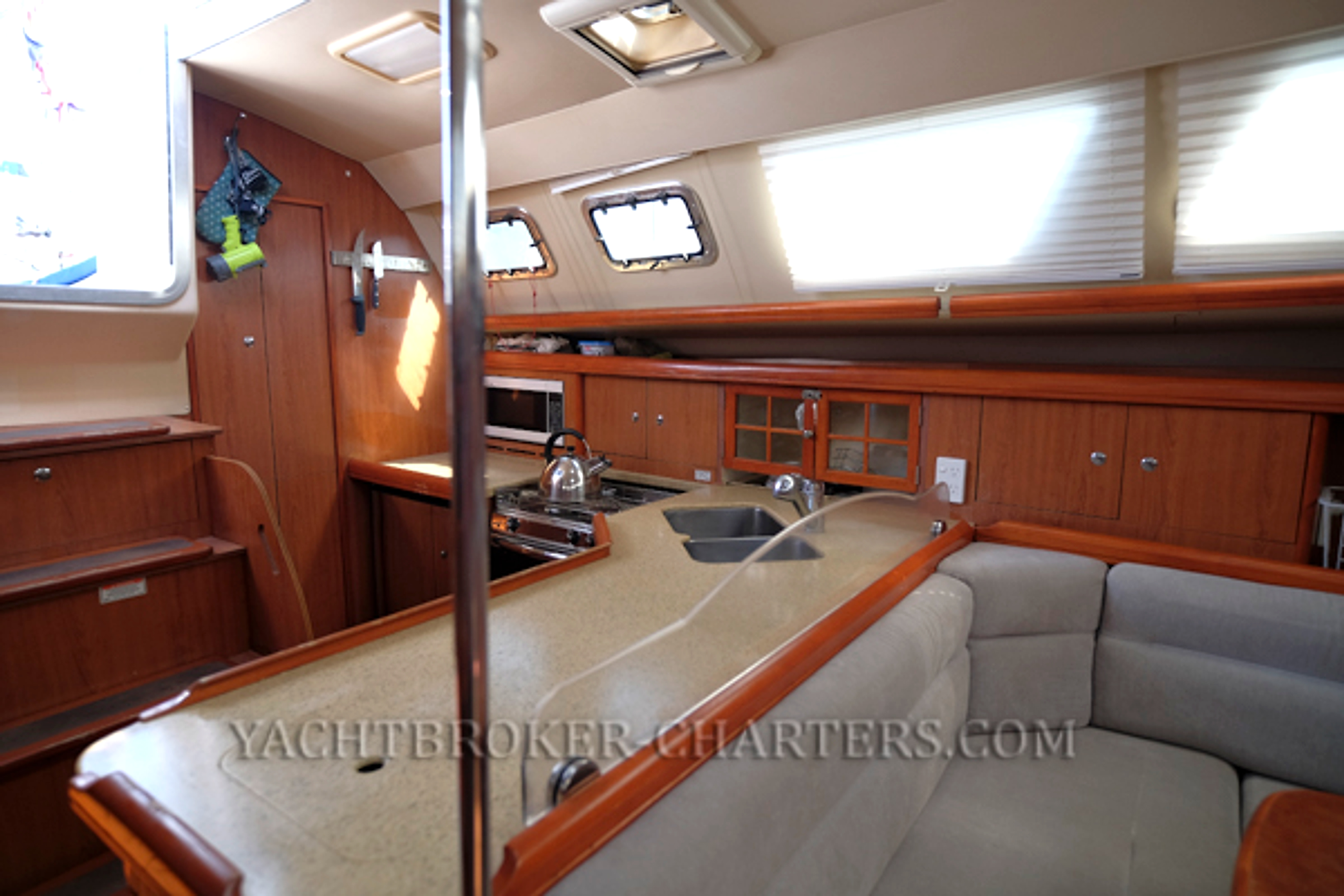 2008 Hunter 41 Deck Saloon for sale (photo 36)