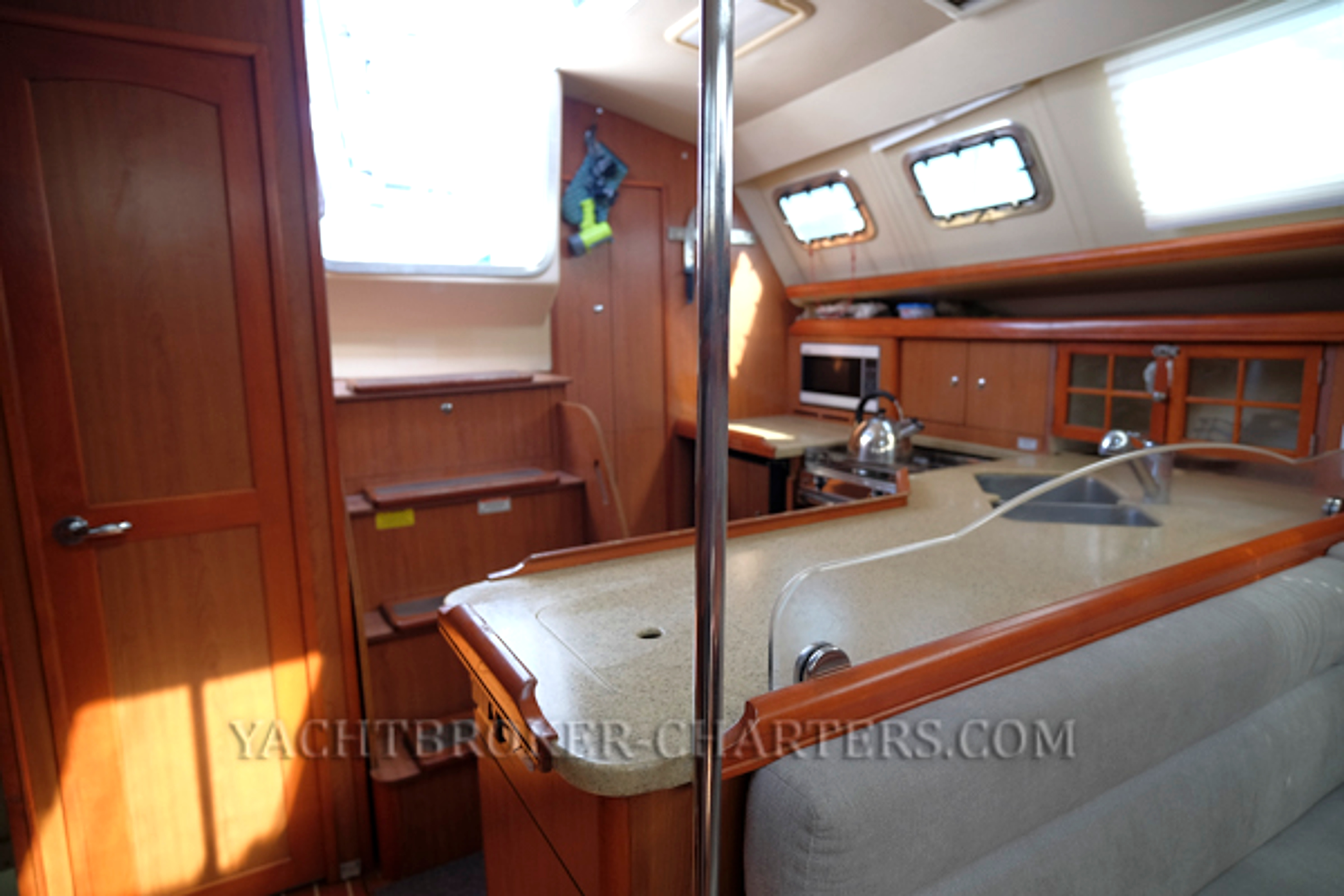 2008 Hunter 41 Deck Saloon for sale (photo 37)