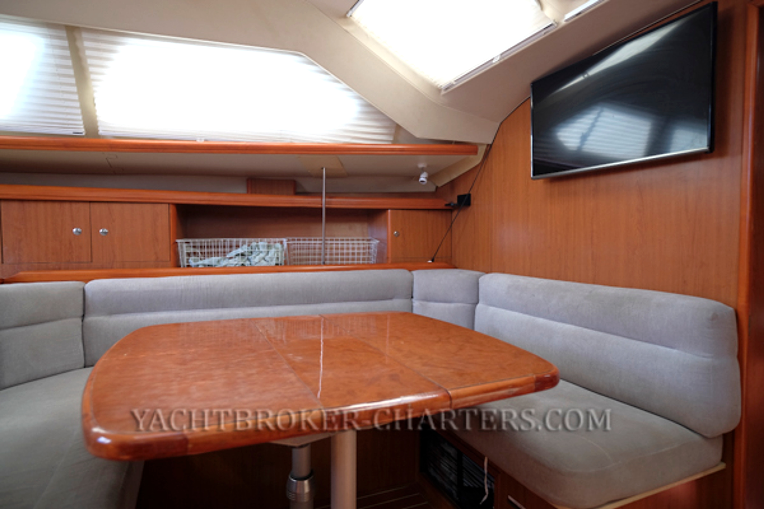2008 Hunter 41 Deck Saloon for sale (photo 41)