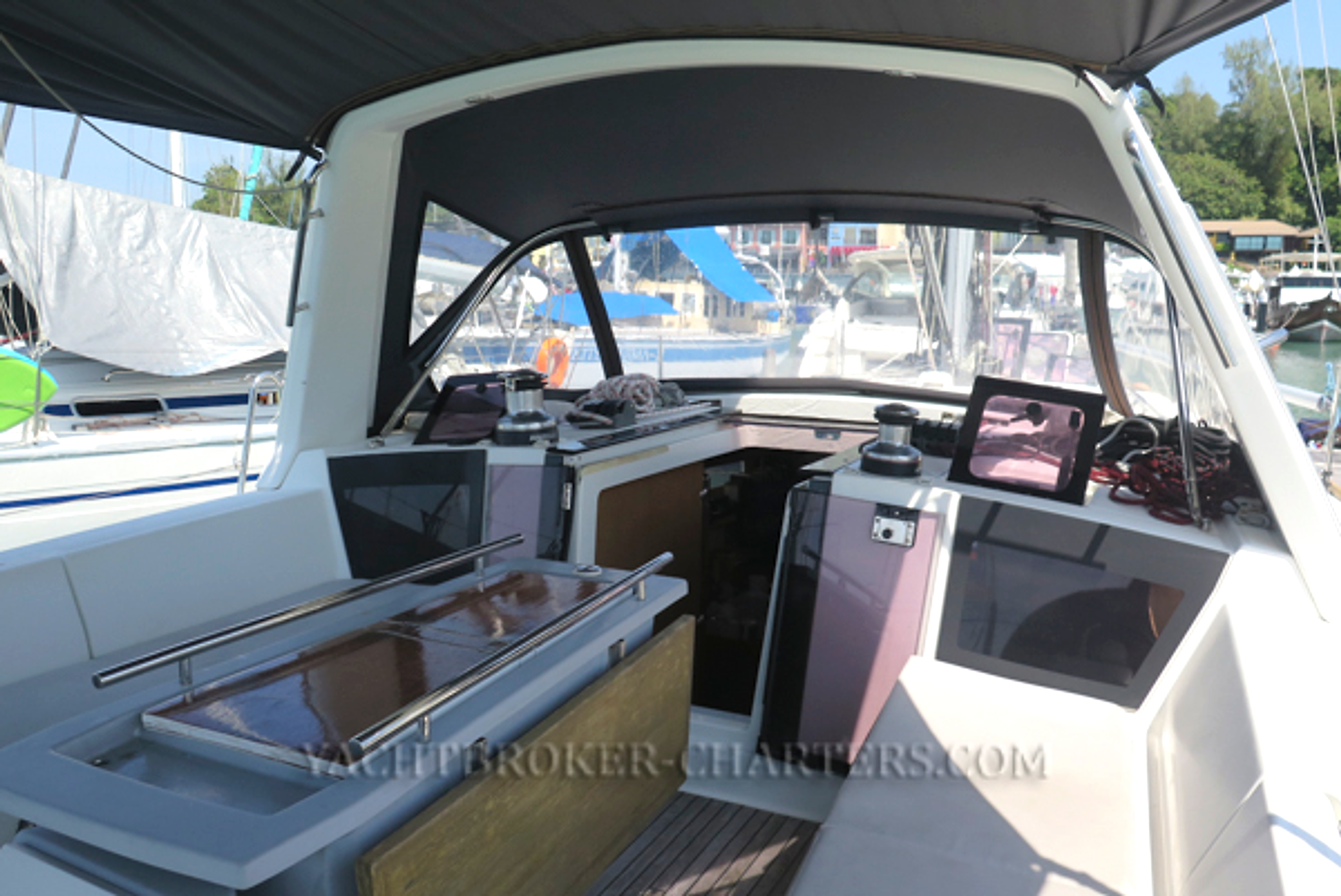 2012 Beneteau Oceanis 41 à vendre (photo 2)