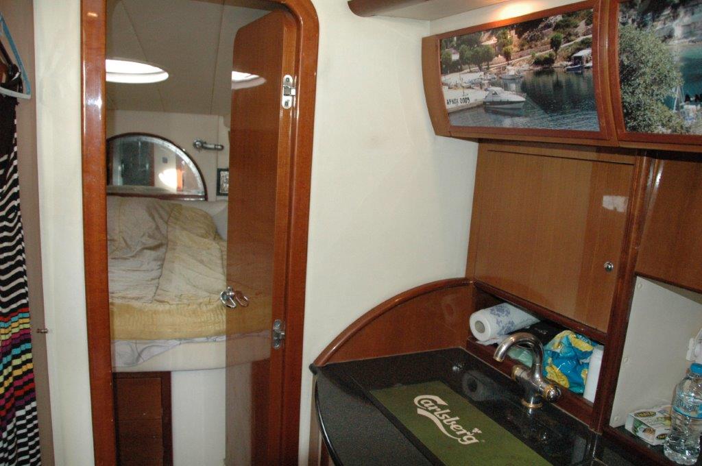 2004 Windy 43 Typhoon for sale (photo 9)