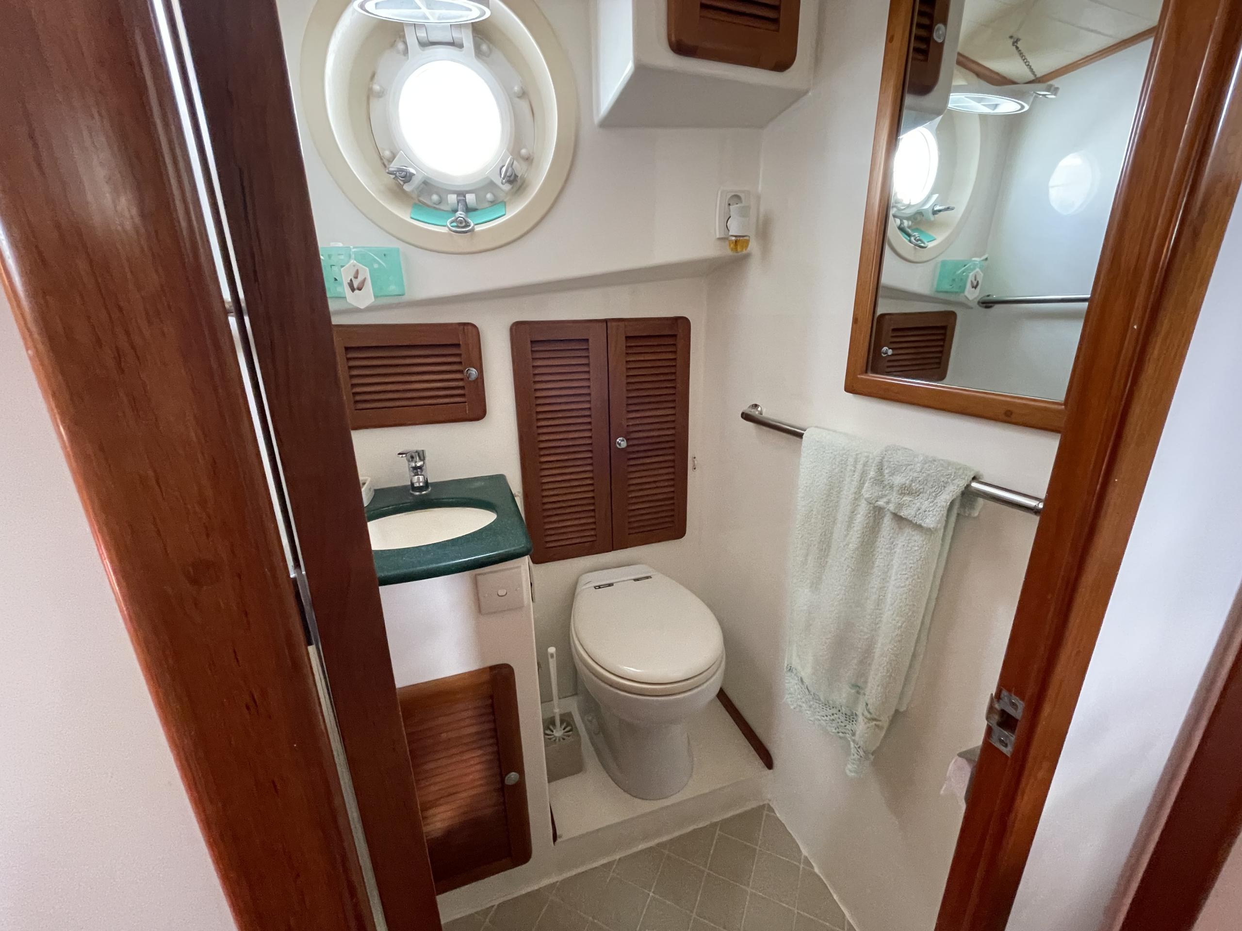 2003 Seahorse Duck 44 for sale (photo 9)