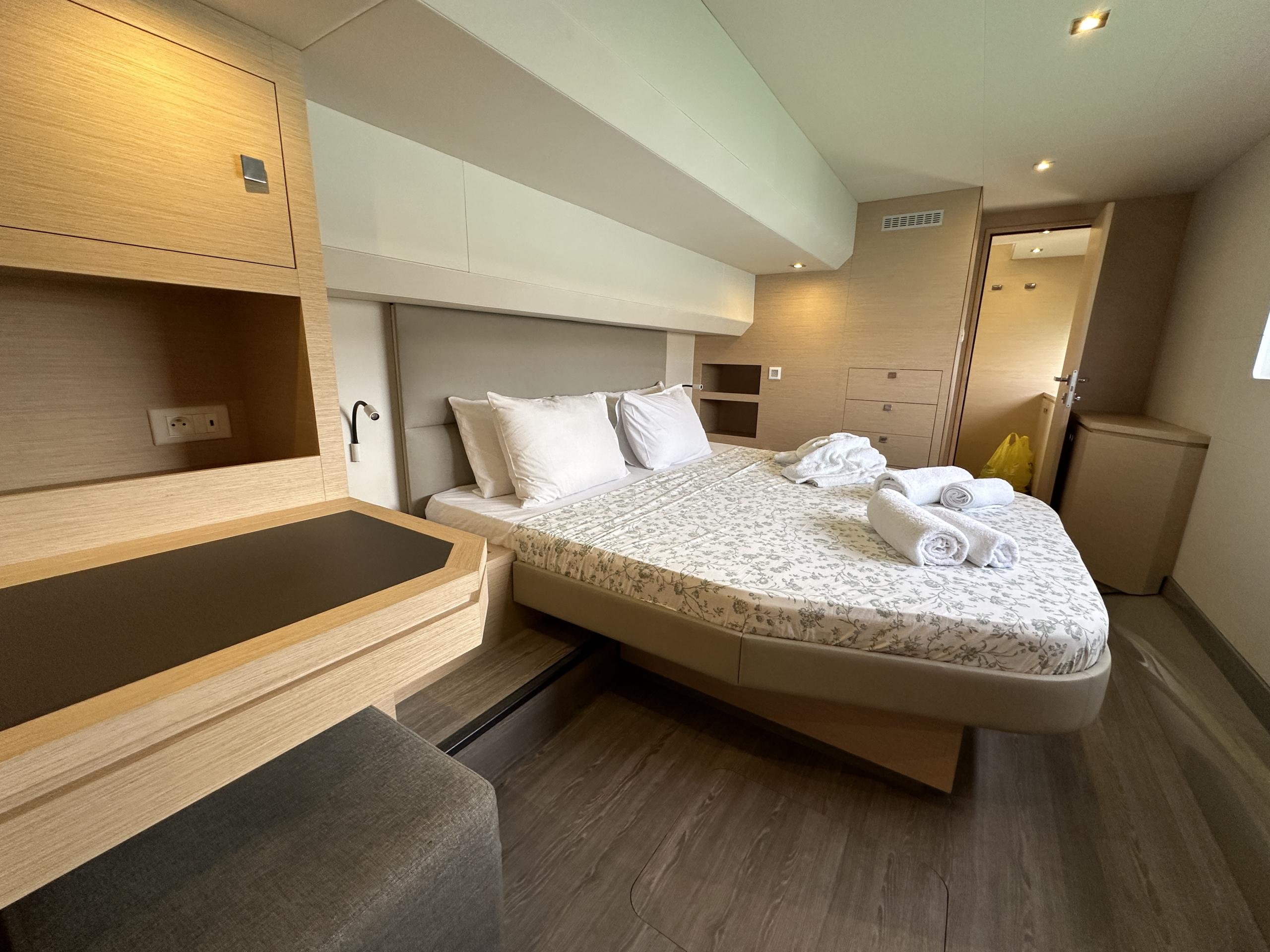 2018 Fountaine Pajot MY 44 te koop (photo 17)