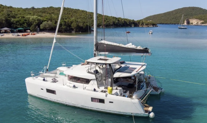 2018 Lagoon 42 for sale (photo 2)
