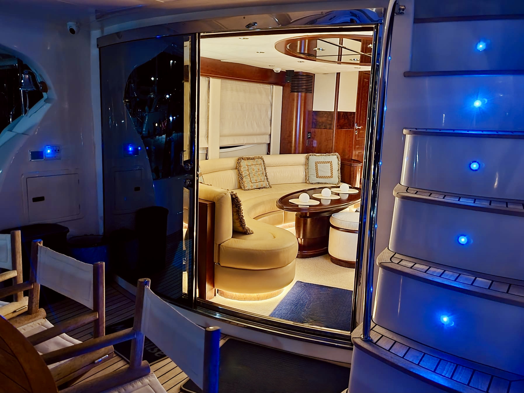 2010 Majesty Yachts 66 Flybridge à vendre (photo 10)