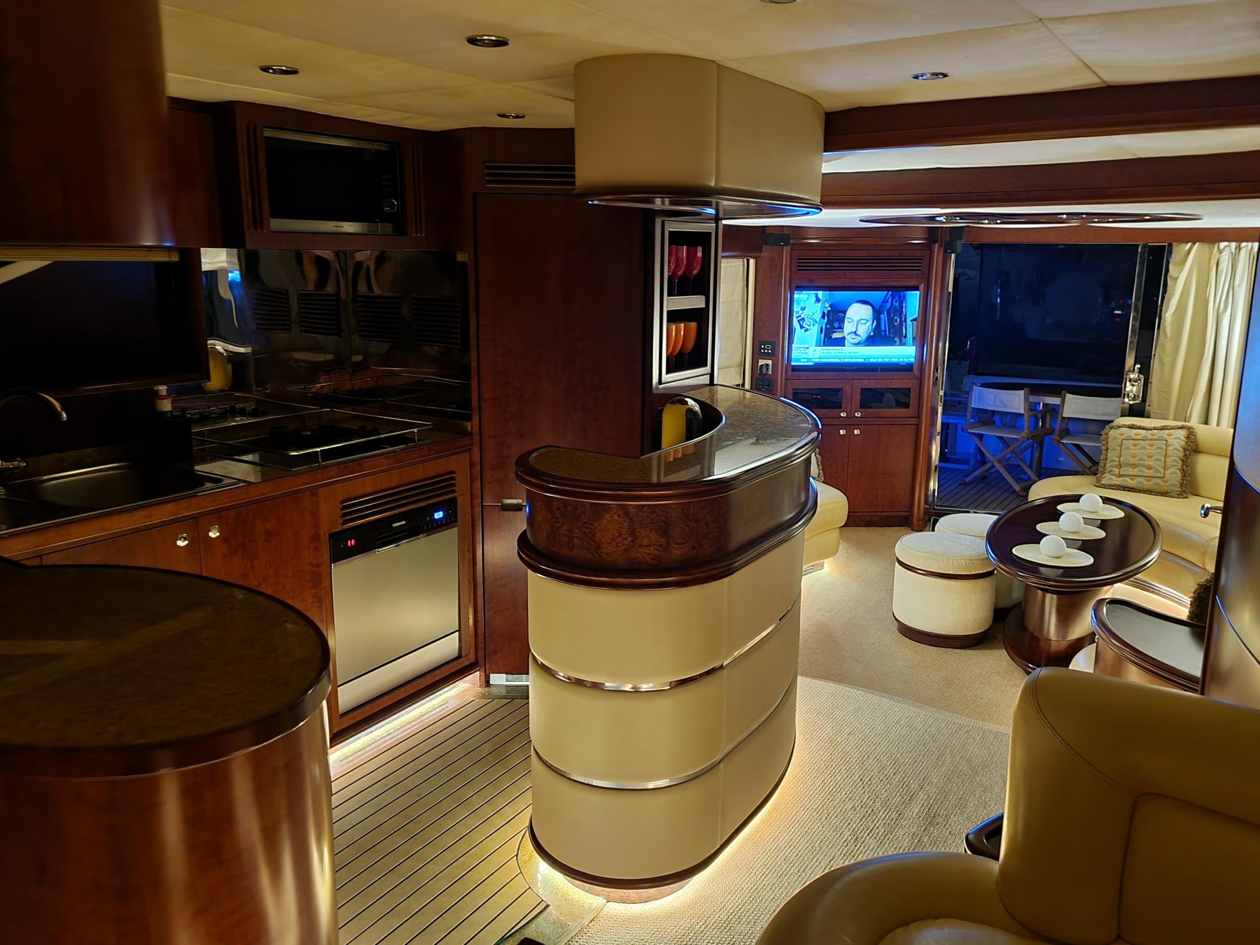 2010 Majesty Yachts 66 Flybridge à vendre (photo 14)