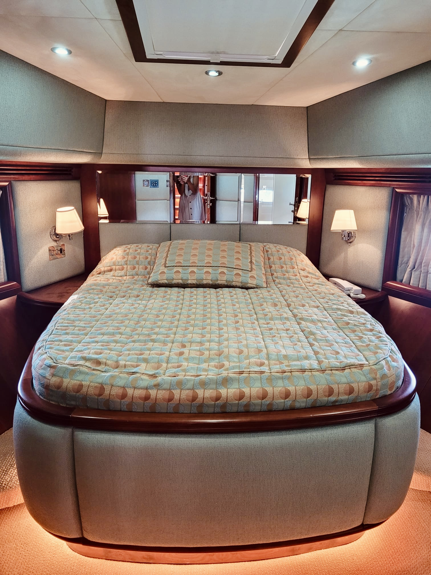 2010 Majesty Yachts 66 Flybridge à vendre (photo 17)