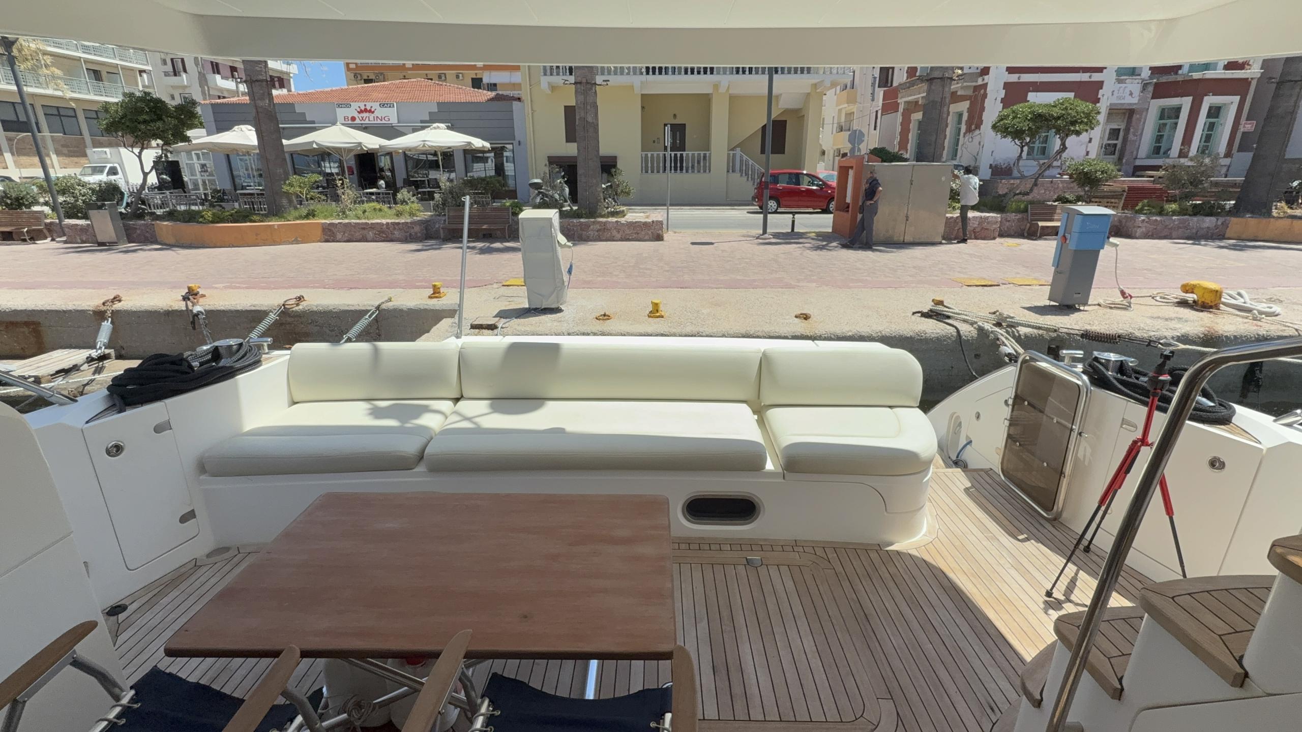 2010 Princess 62 for sale (photo 9)