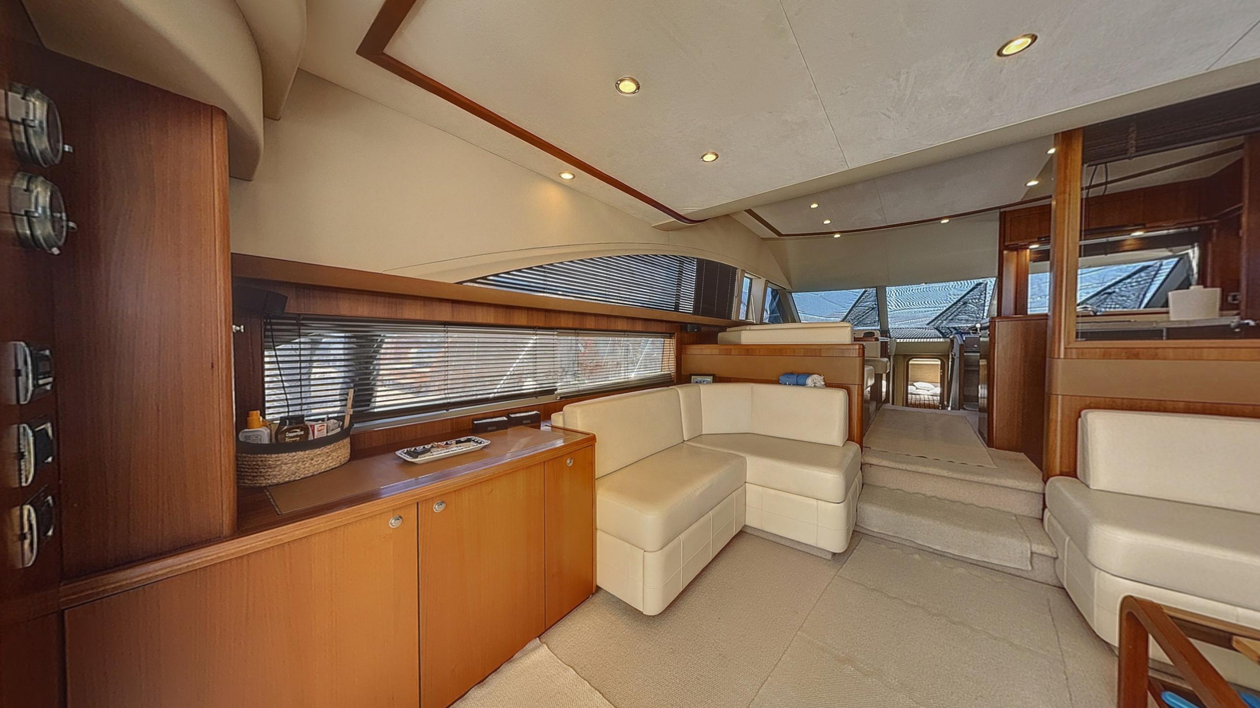 2010 Princess 62 for sale (photo 14)