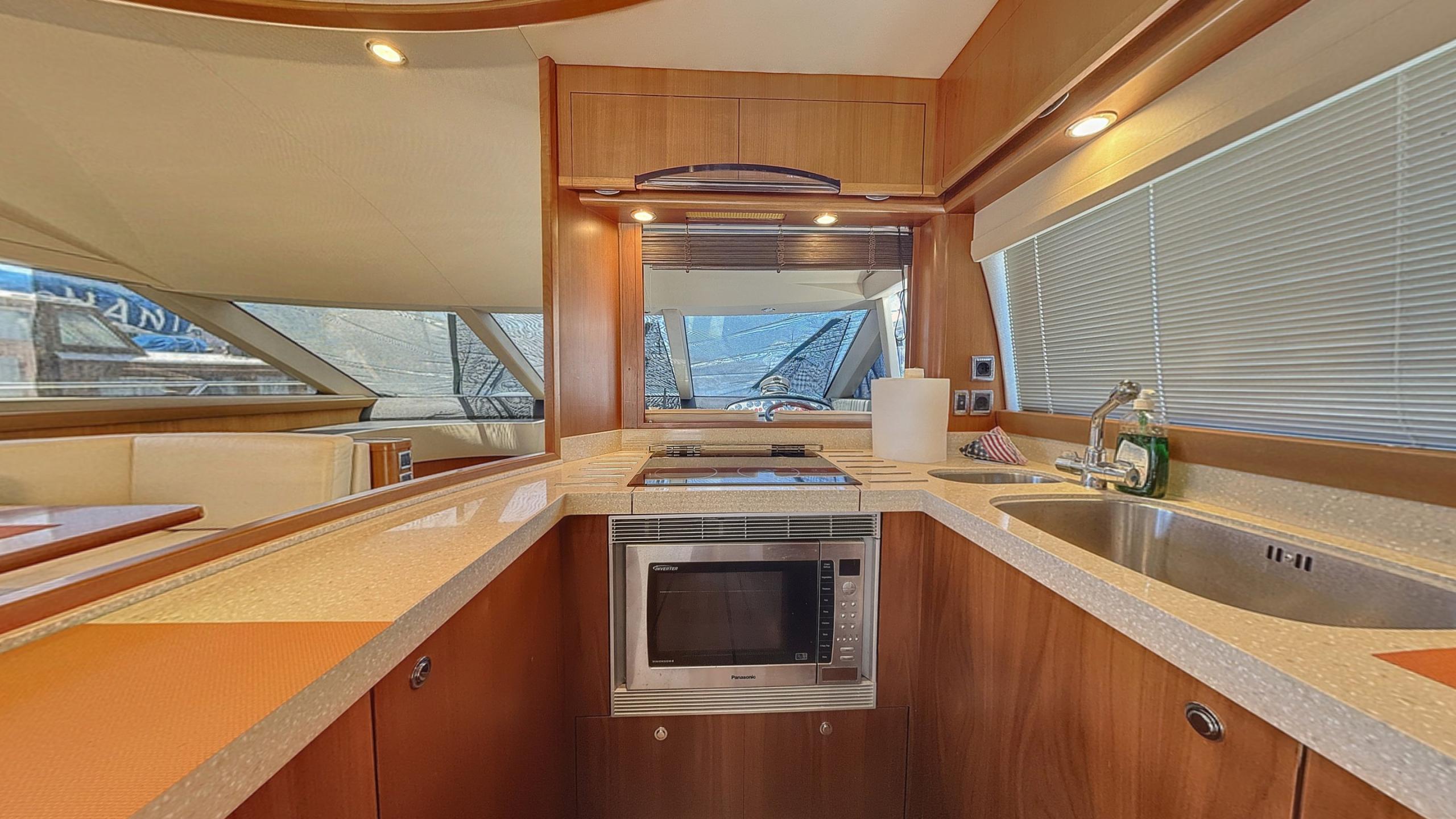 2010 Princess 62 for sale (photo 18)